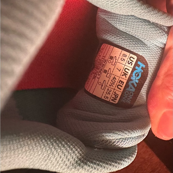 HOKA ONE ONE CLIFTONS 8.5 NEW - Picture 7 of 7